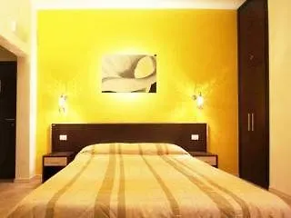 فندق مبيت وإفطار Floweروما